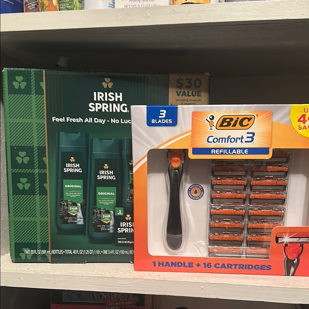 BIC Comfort3 Razor Set with Irish Spring Body Wash